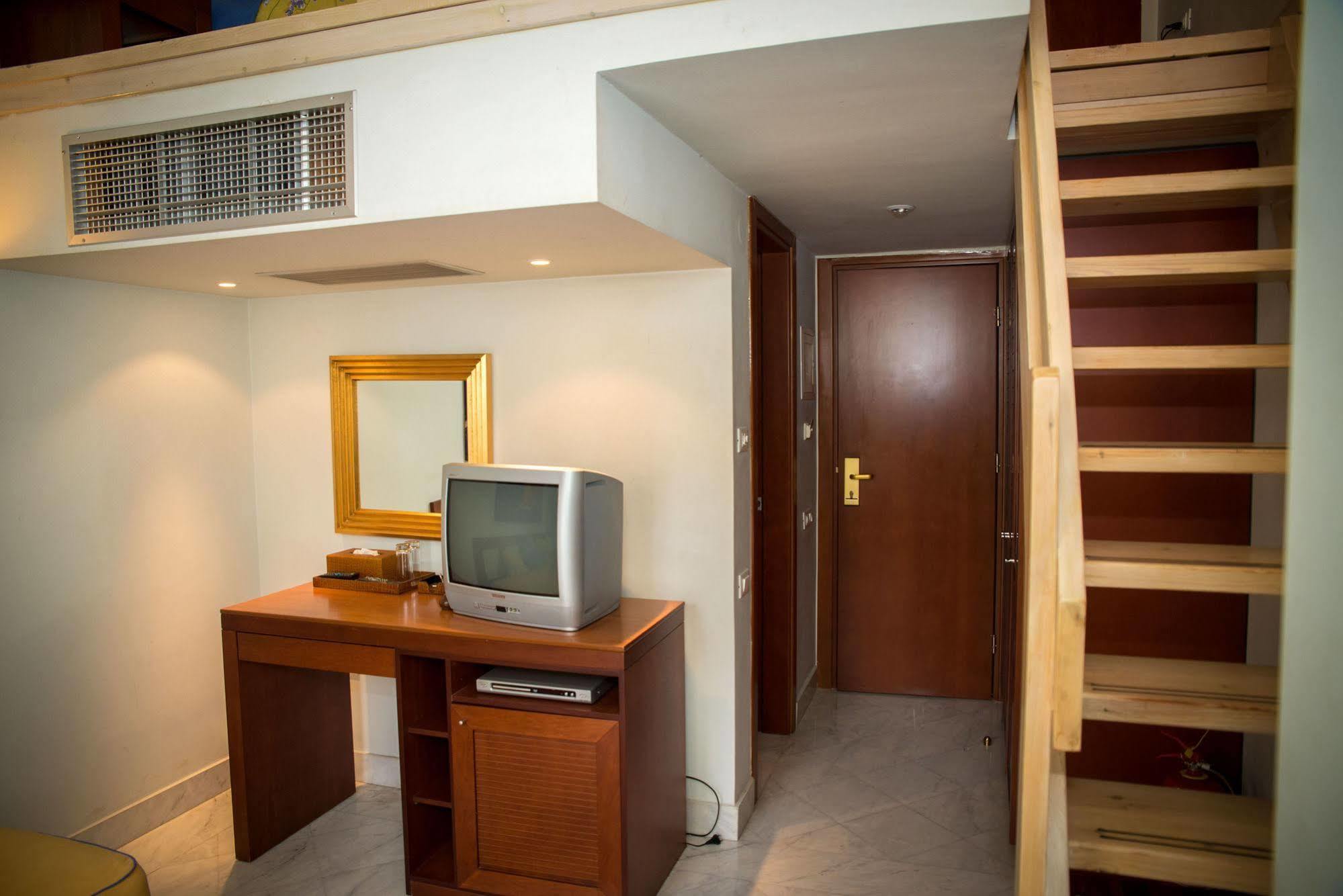 Maritsas Hotel & Suites Portaria  Exterior photo