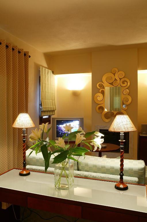 Maritsas Hotel & Suites Portaria  Room photo